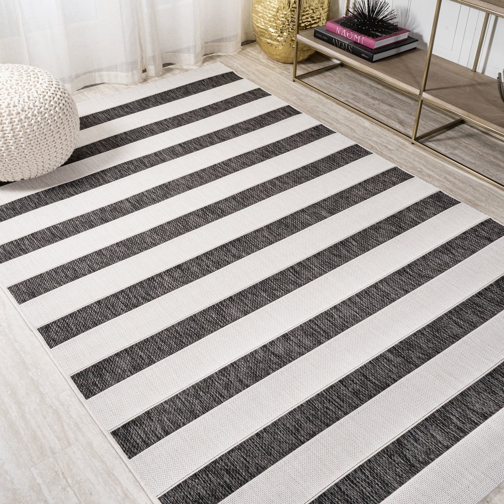 Aveiro Wide Stripe Indoor/Outdoor Area Rug. Picture 4