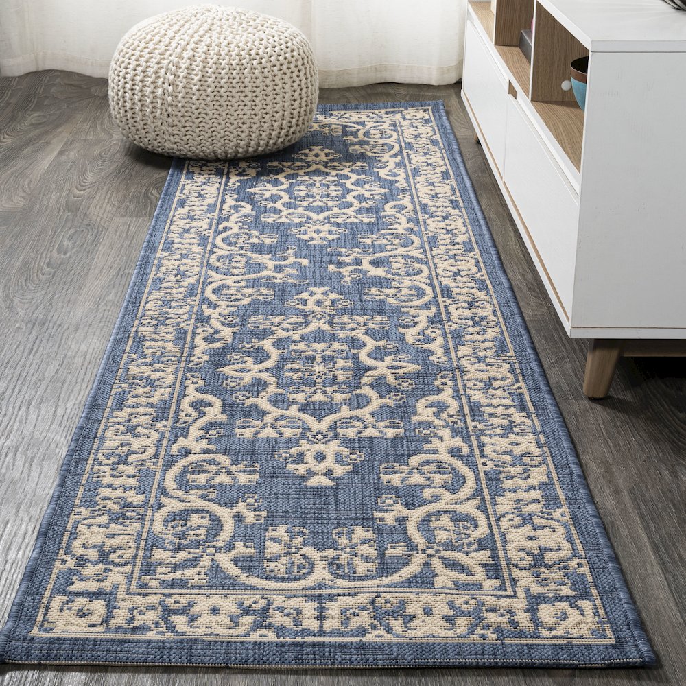 Galon Filigree Indoor/Outdoor Area Rug. Picture 2