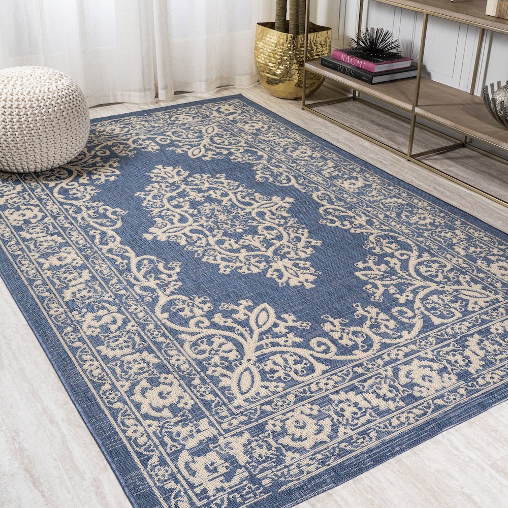 Galon Filigree Indoor/Outdoor Area Rug. Picture 2