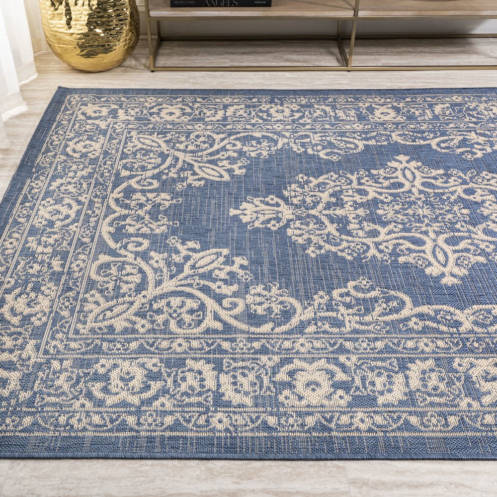 Galon Filigree Indoor/Outdoor Area Rug. Picture 3