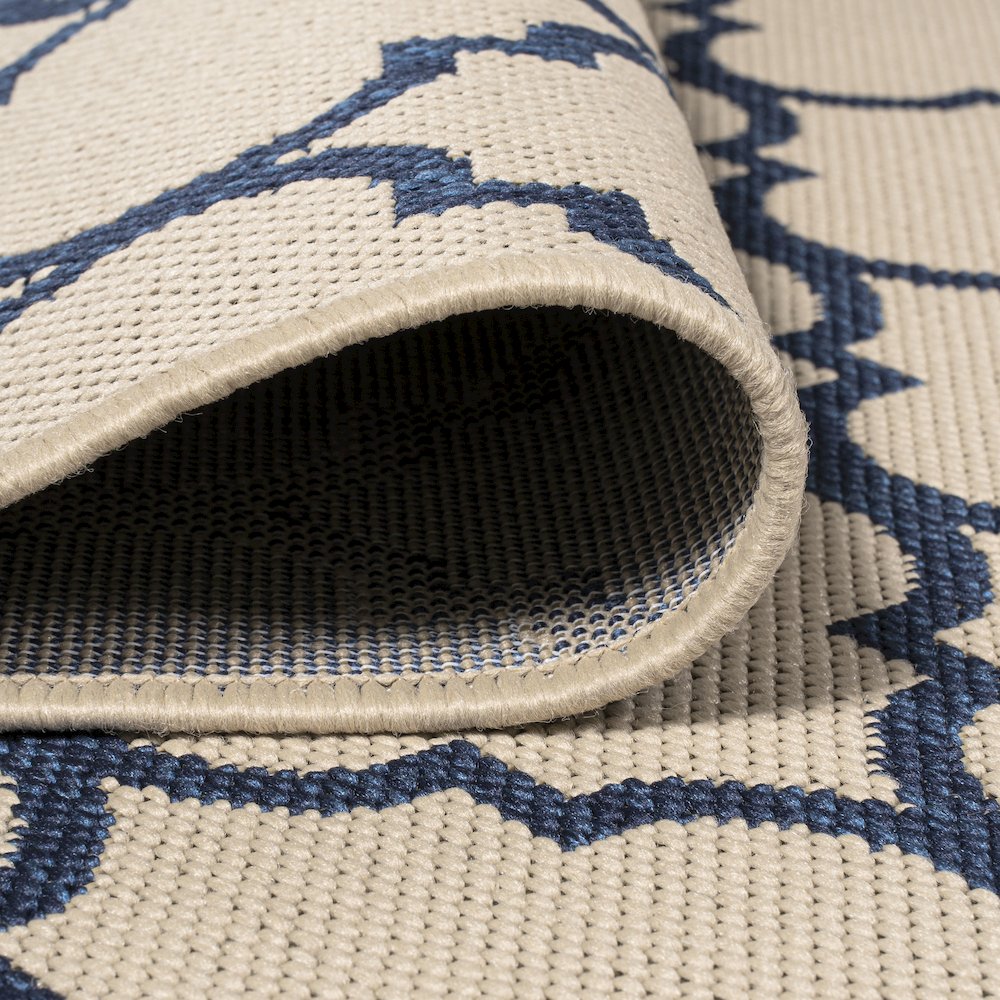 Arabesque Ogee Trellis Indoor/Outdoor Area Rug. Picture 6
