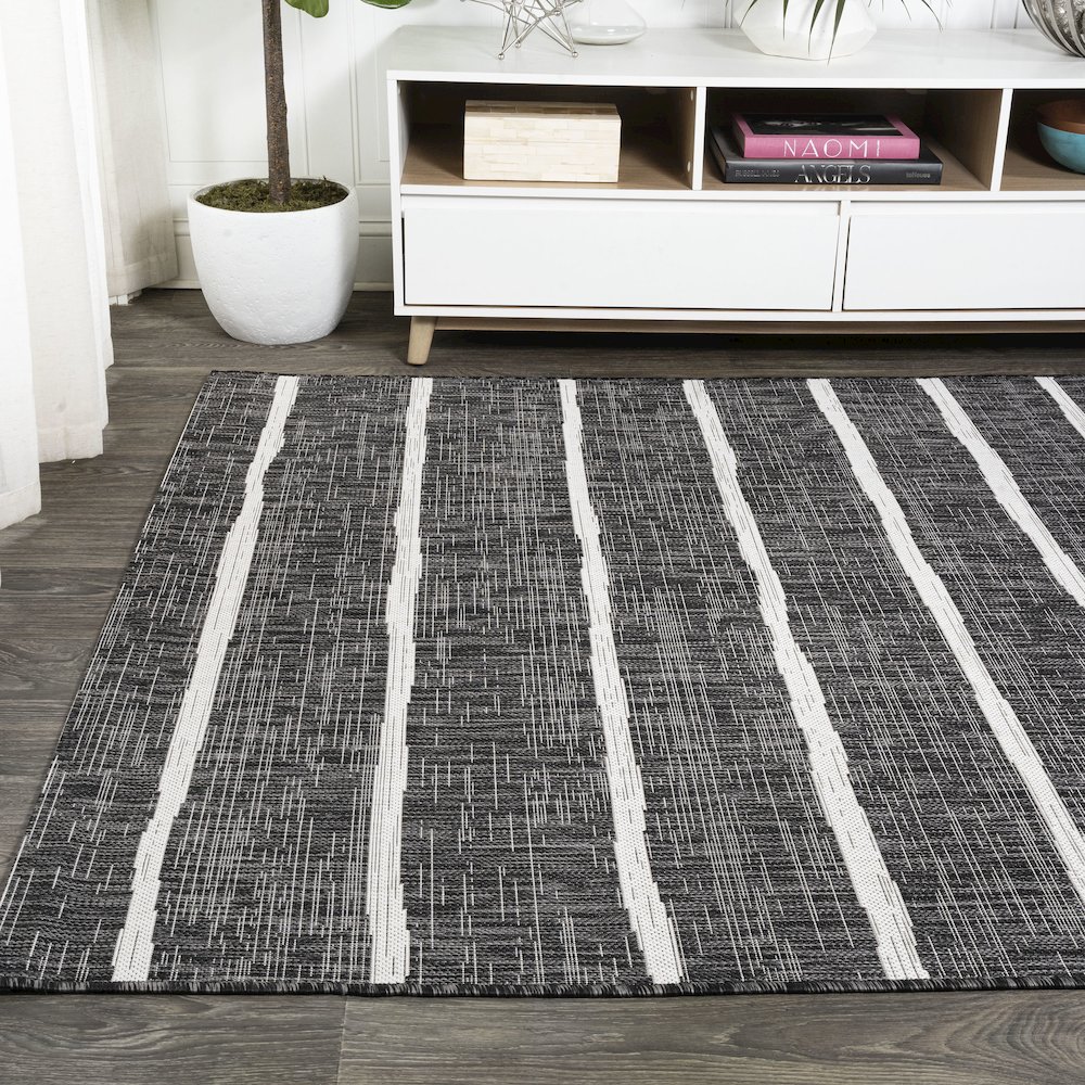 Colonia Berber Stripe Indoor/Outdoor Area Rug. Picture 3