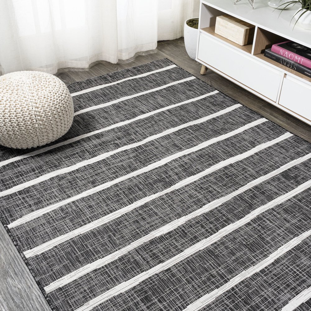 Colonia Berber Stripe Indoor/Outdoor Area Rug. Picture 4