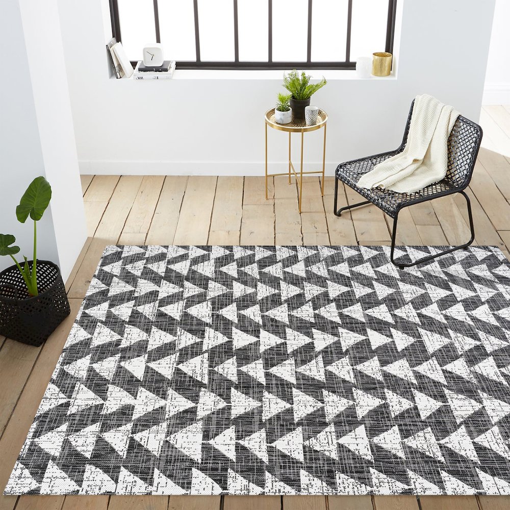 Andratx Modern Tribal Geometric Indoor/Outdoor Area Rug. Picture 15