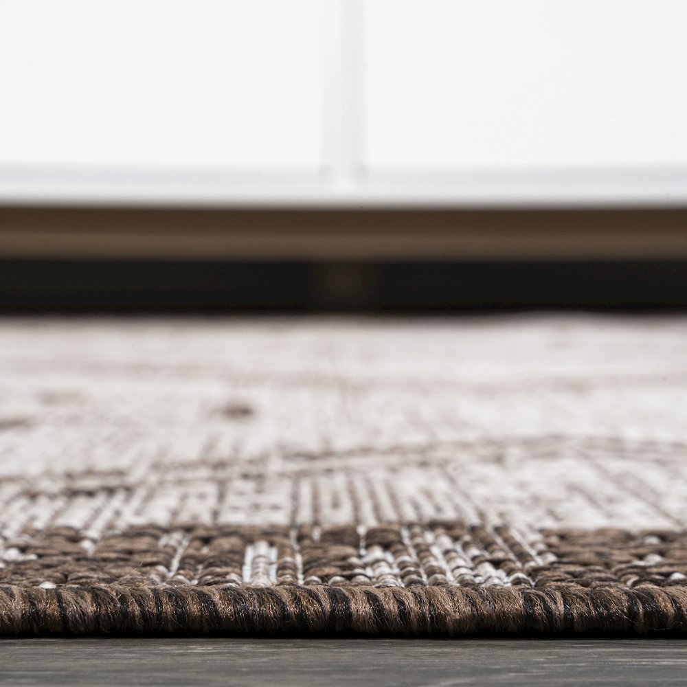 Marokko Diamond Tribal Medallion Indoor/Outdoor Area Rug. Picture 11