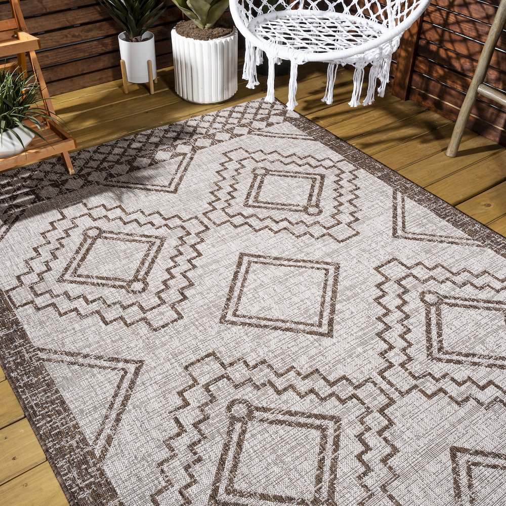 Marokko Diamond Tribal Medallion Indoor/Outdoor Area Rug. Picture 9