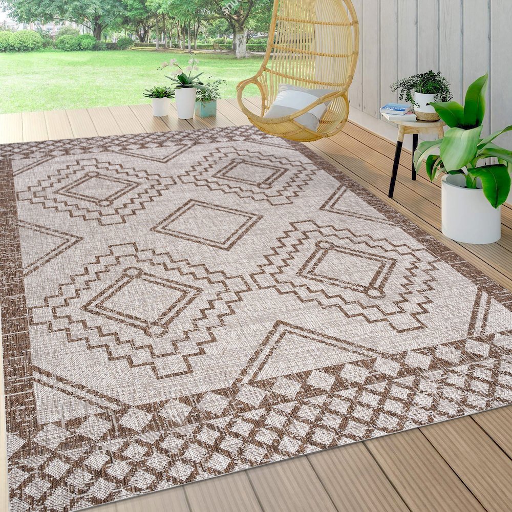Marokko Diamond Tribal Medallion Indoor/Outdoor Area Rug. Picture 6