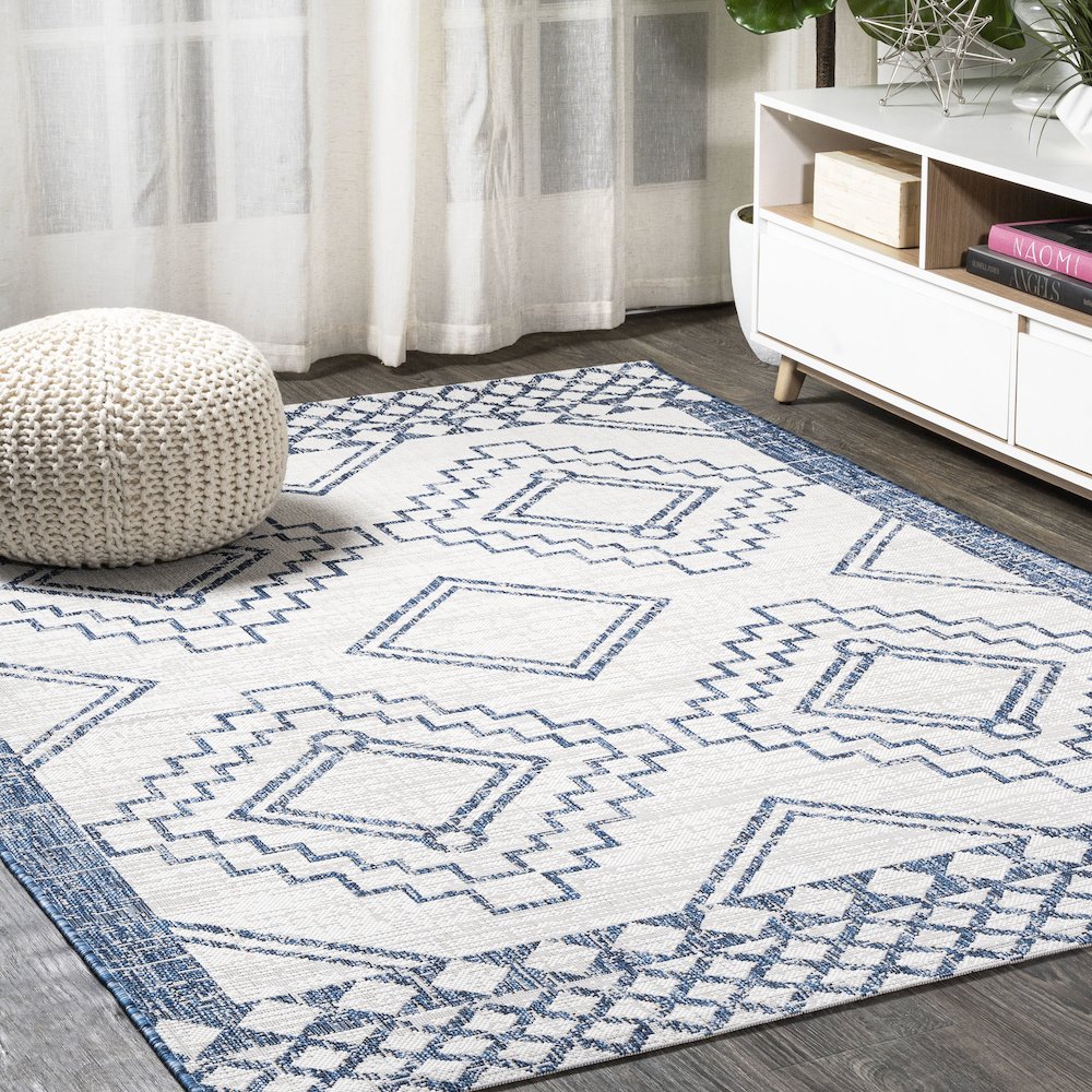 Marokko Diamond Tribal Medallion Indoor/Outdoor Area Rug. Picture 2