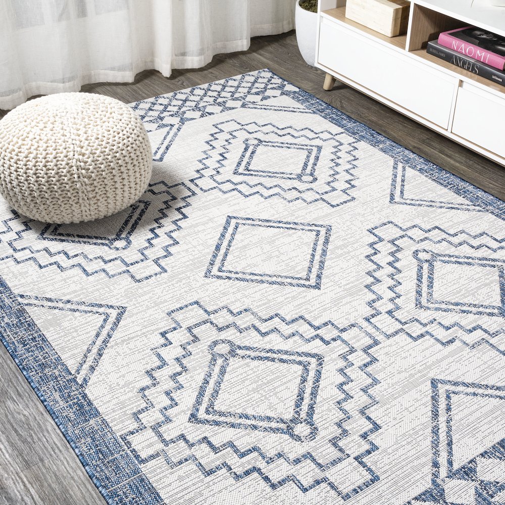 Marokko Diamond Tribal Medallion Indoor/Outdoor Area Rug. Picture 4