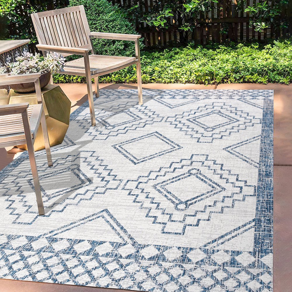 Marokko Diamond Tribal Medallion Indoor/Outdoor Area Rug. Picture 6