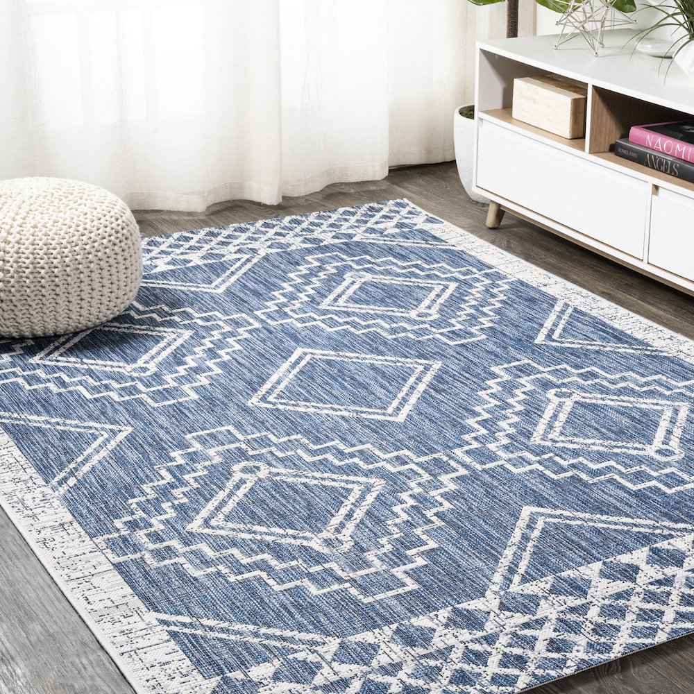 Marokko Diamond Tribal Medallion Indoor/Outdoor Area Rug. Picture 2