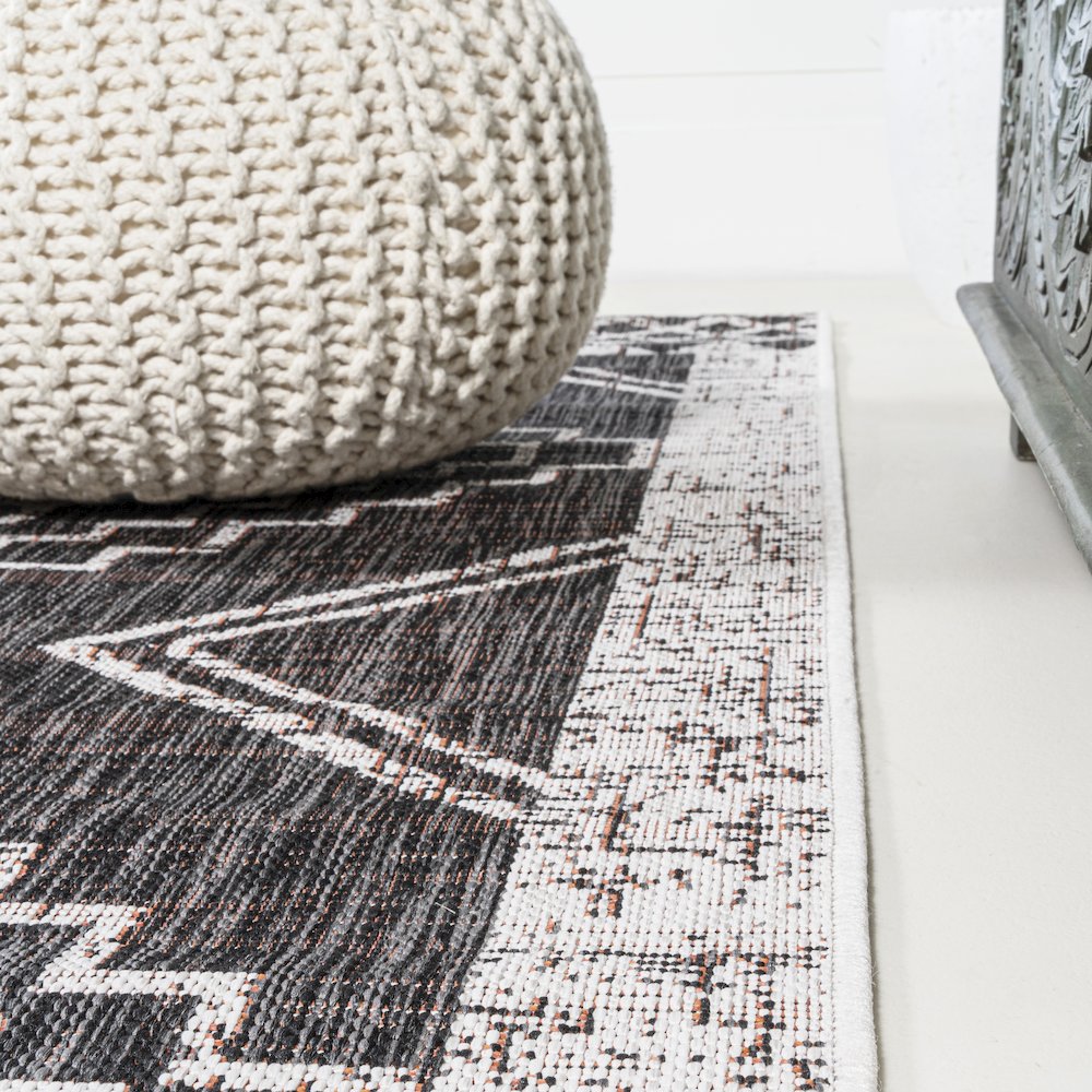Marokko Diamond Tribal Medallion Indoor/Outdoor Area Rug. Picture 5