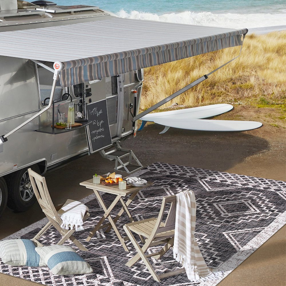 Marokko Diamond Tribal Medallion Indoor/Outdoor Area Rug. Picture 7