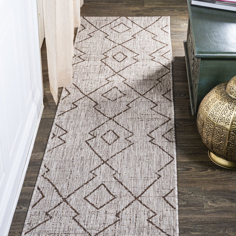 Carwa Tribal Diamond Trellis Indoor/Outdoor Area Rug. Picture 2