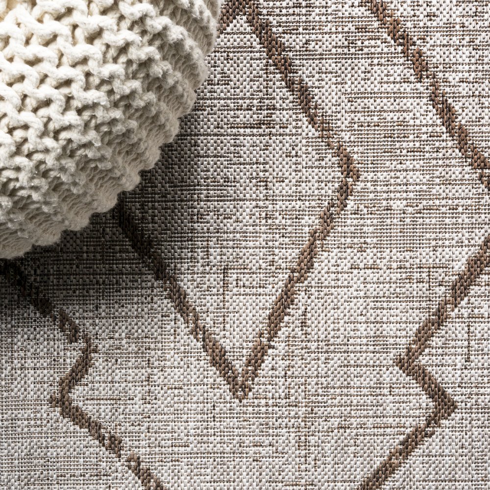 Carwa Tribal Diamond Trellis Indoor/Outdoor Area Rug. Picture 4