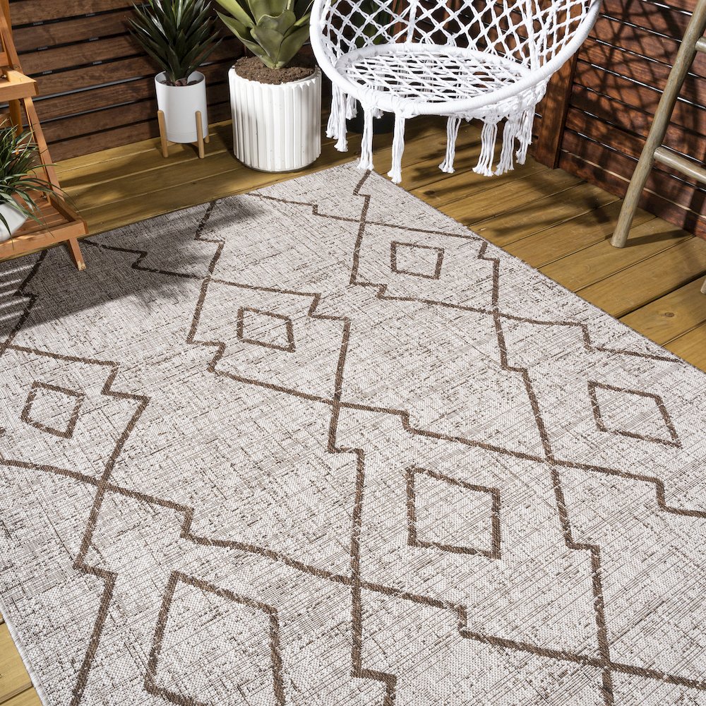 Carwa Tribal Diamond Trellis Indoor/Outdoor Area Rug. Picture 9