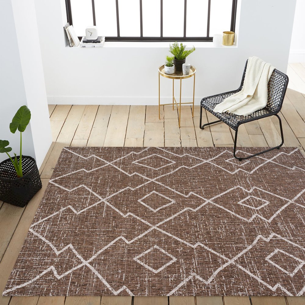 Carwa Tribal Diamond Trellis Indoor/Outdoor Area Rug. Picture 16