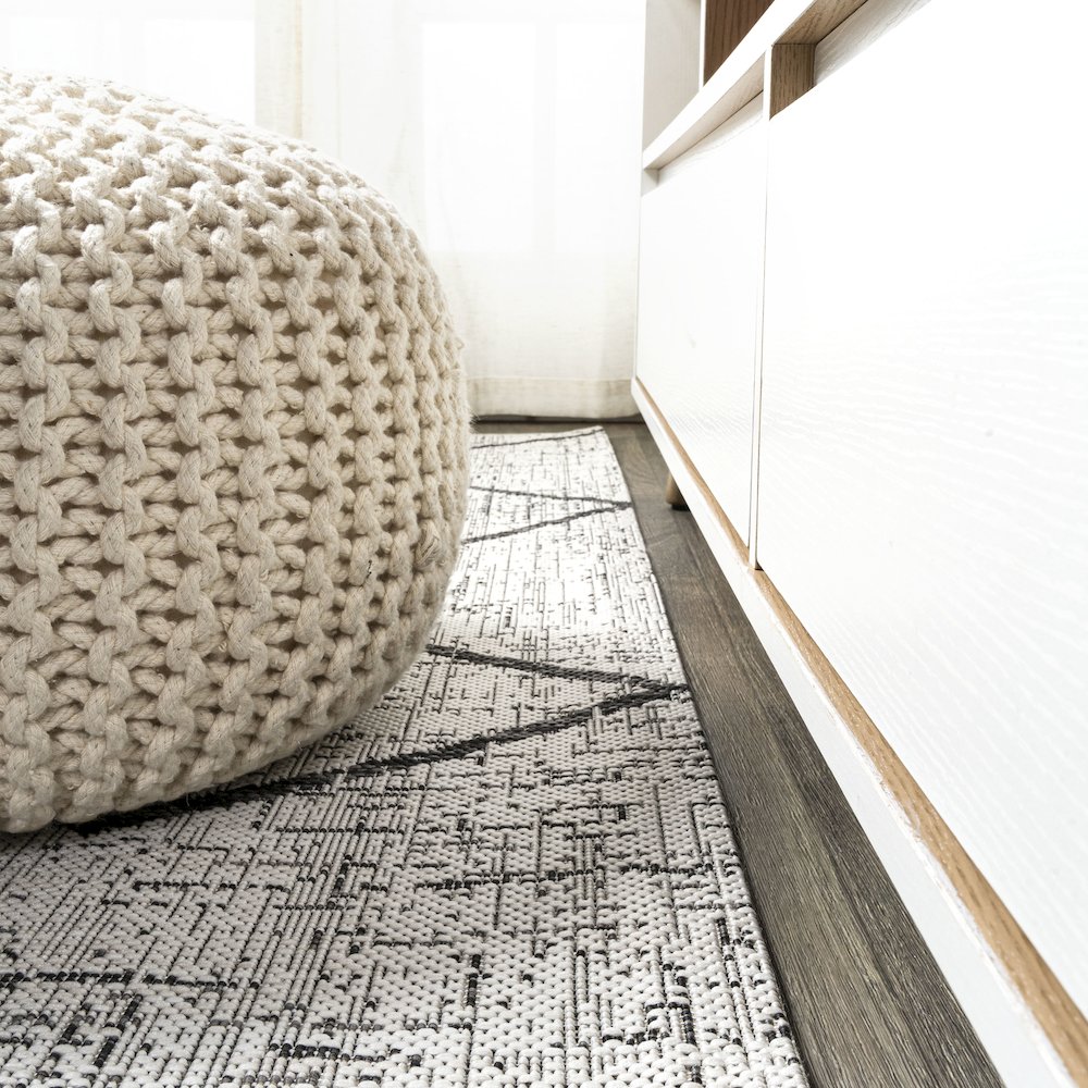 Carwa Tribal Diamond Trellis Indoor/Outdoor Area Rug. Picture 7