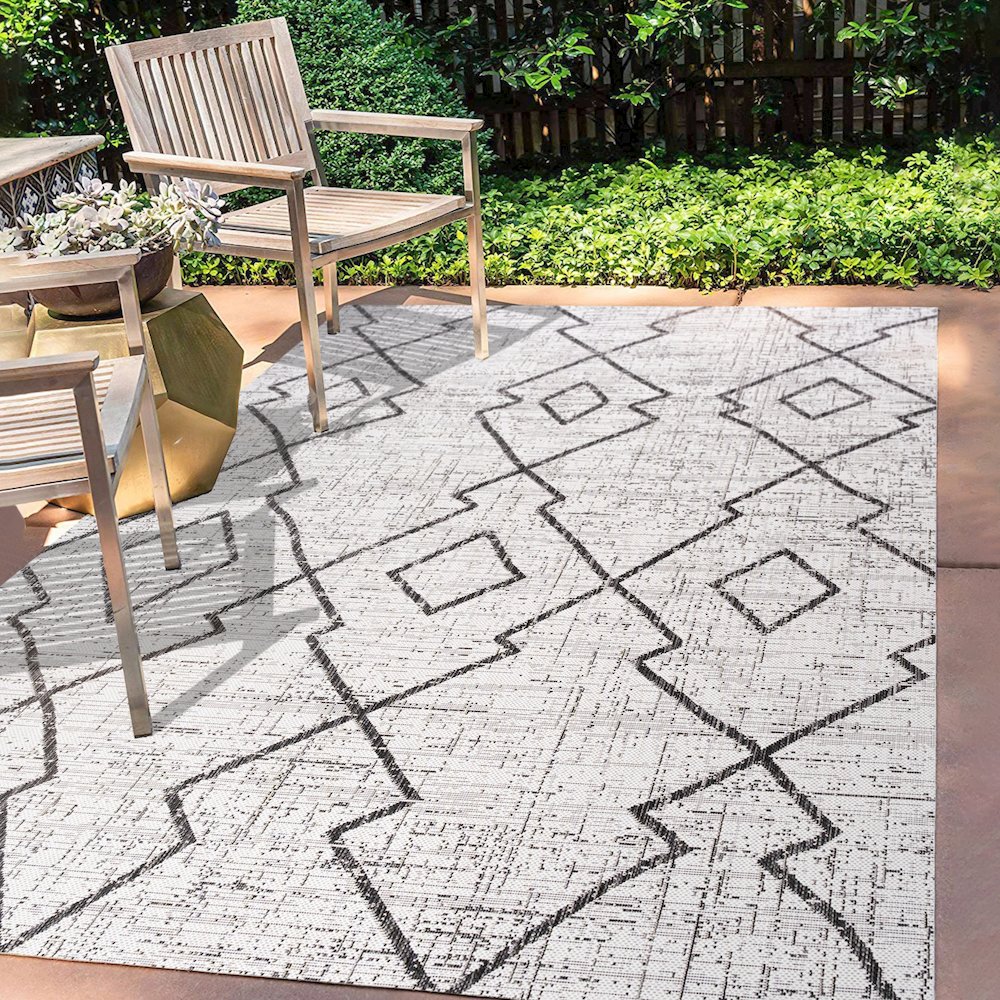Carwa Tribal Diamond Trellis Indoor/Outdoor Area Rug. Picture 6