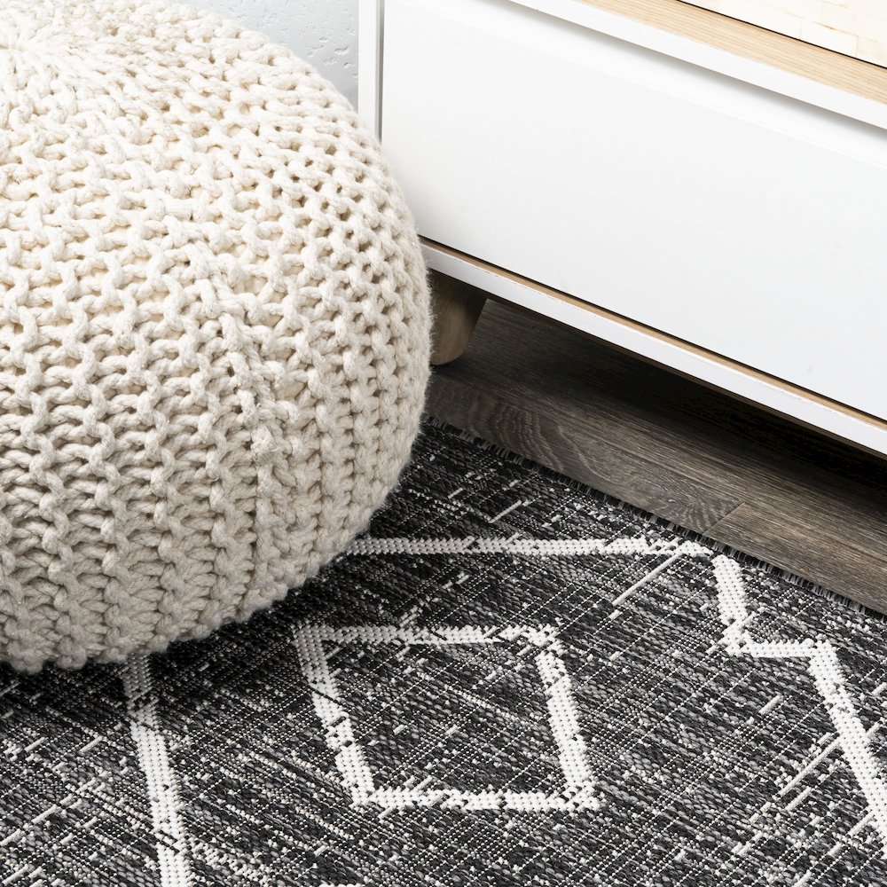 Carwa Tribal Diamond Trellis Indoor/Outdoor Area Rug. Picture 5