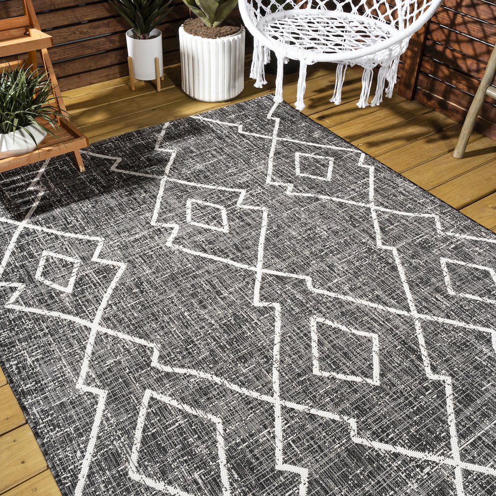 Carwa Tribal Diamond Trellis Indoor/Outdoor Area Rug. Picture 9