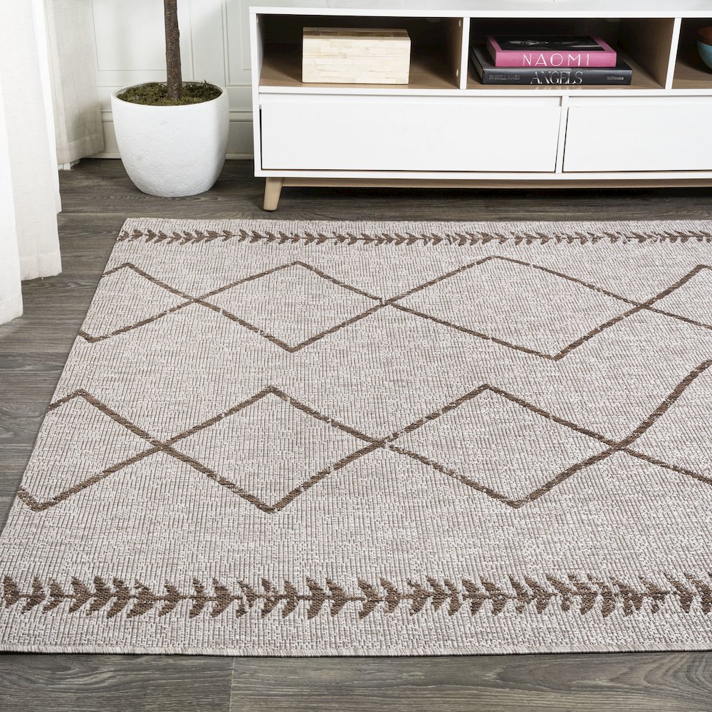 Derya Tribal Diamond Trellis Indoor/Outdoor Area Rug. Picture 3