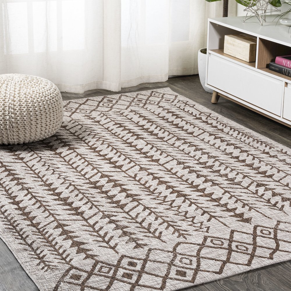 Tokay Bohemian Geometric Indoor/Outdoor Area Rug. Picture 2