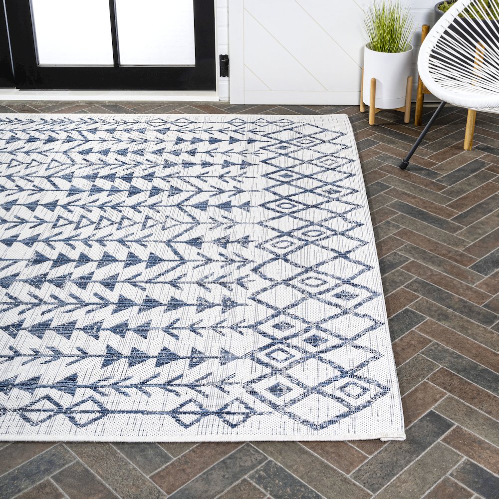 Tokay Bohemian Geometric Indoor/Outdoor Area Rug. Picture 7