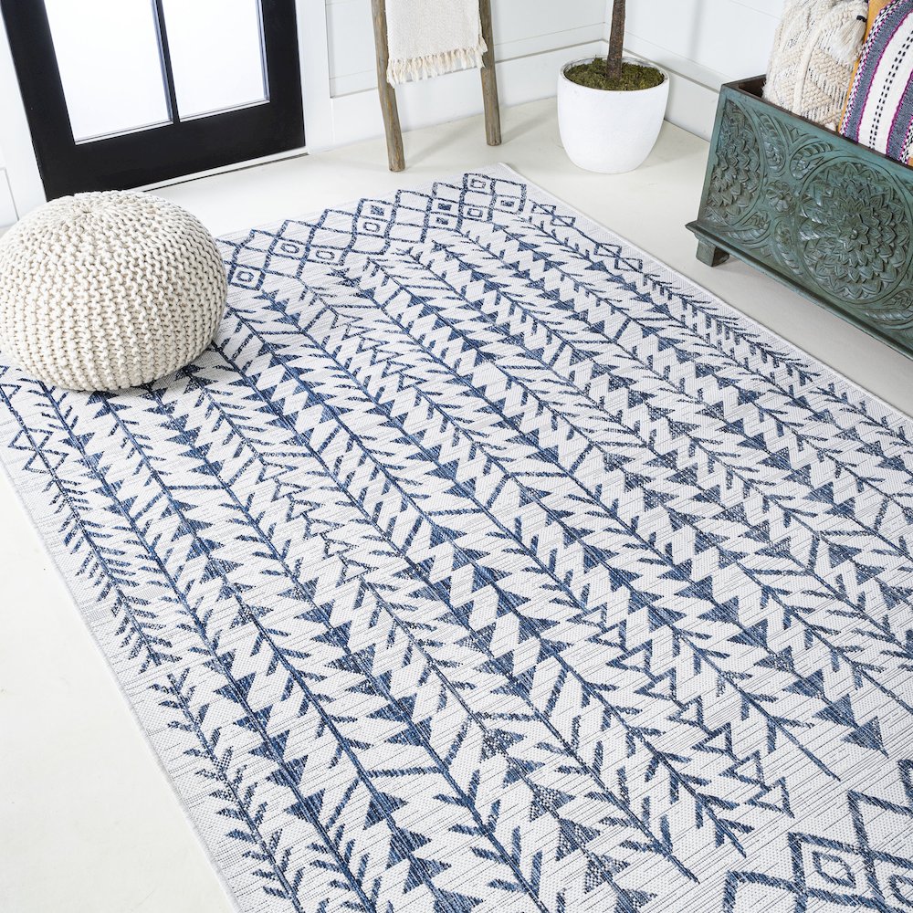 Tokay Bohemian Geometric Indoor/Outdoor Area Rug. Picture 4