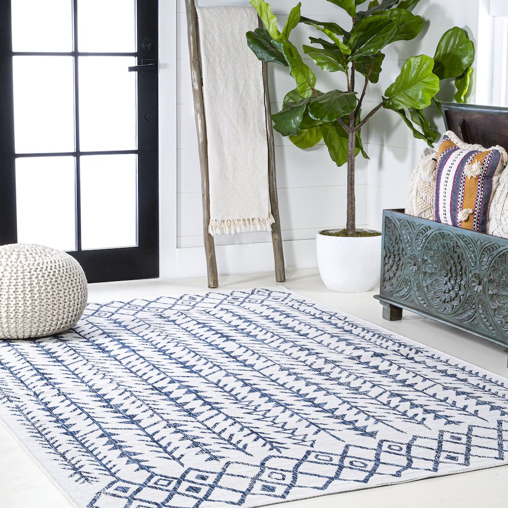 Tokay Bohemian Geometric Indoor/Outdoor Area Rug. Picture 5