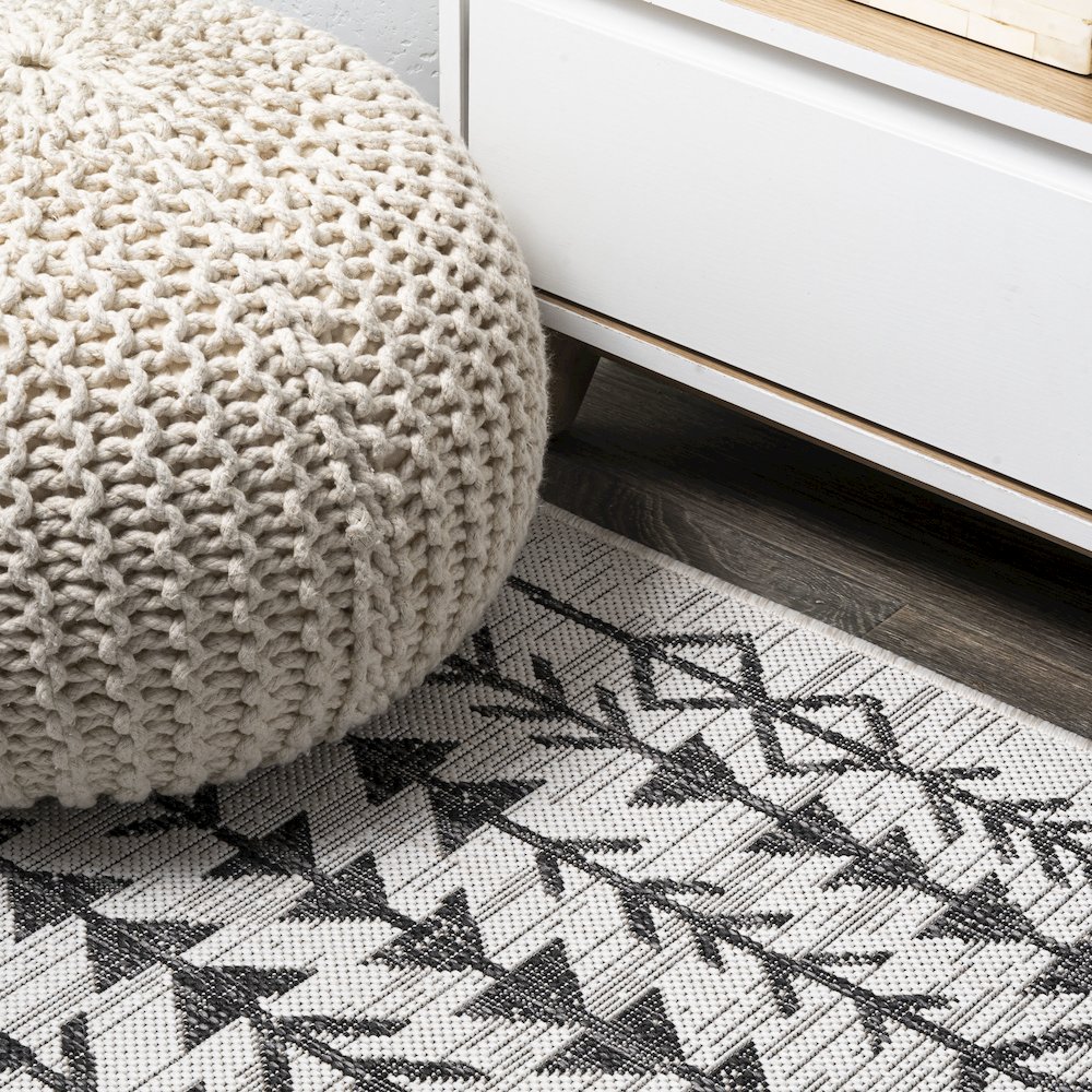 Tokay Bohemian Geometric Indoor/Outdoor Area Rug. Picture 5