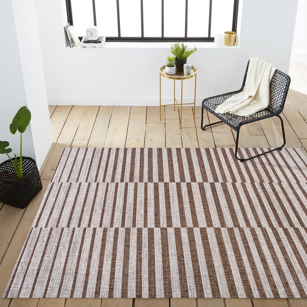 Sukie Modern Offset Stripe Indoor/Outdoor Area Rug. Picture 16