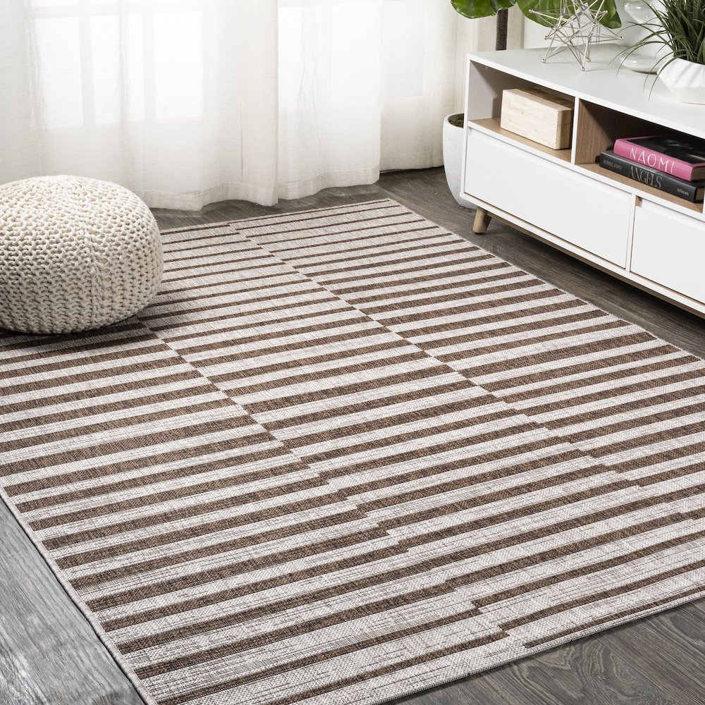Sukie Modern Offset Stripe Indoor/Outdoor Area Rug. Picture 2