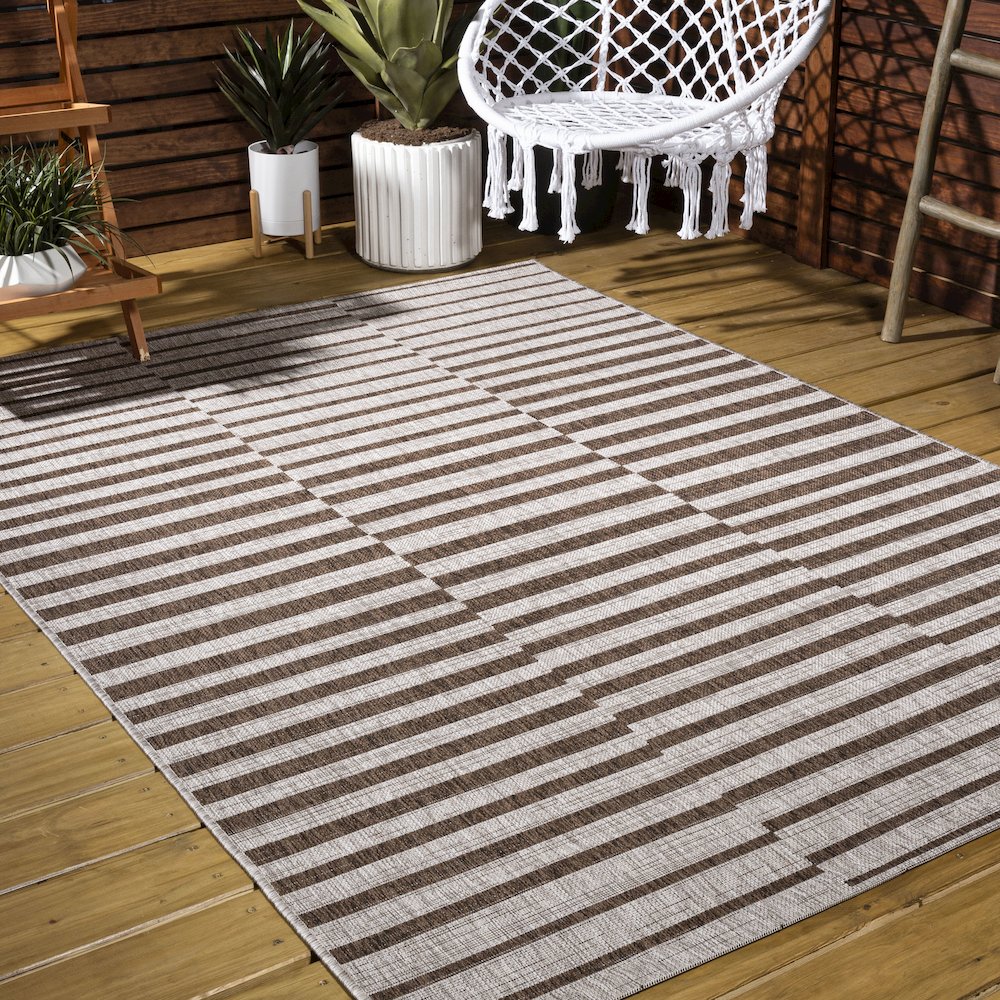 Sukie Modern Offset Stripe Indoor/Outdoor Area Rug. Picture 7