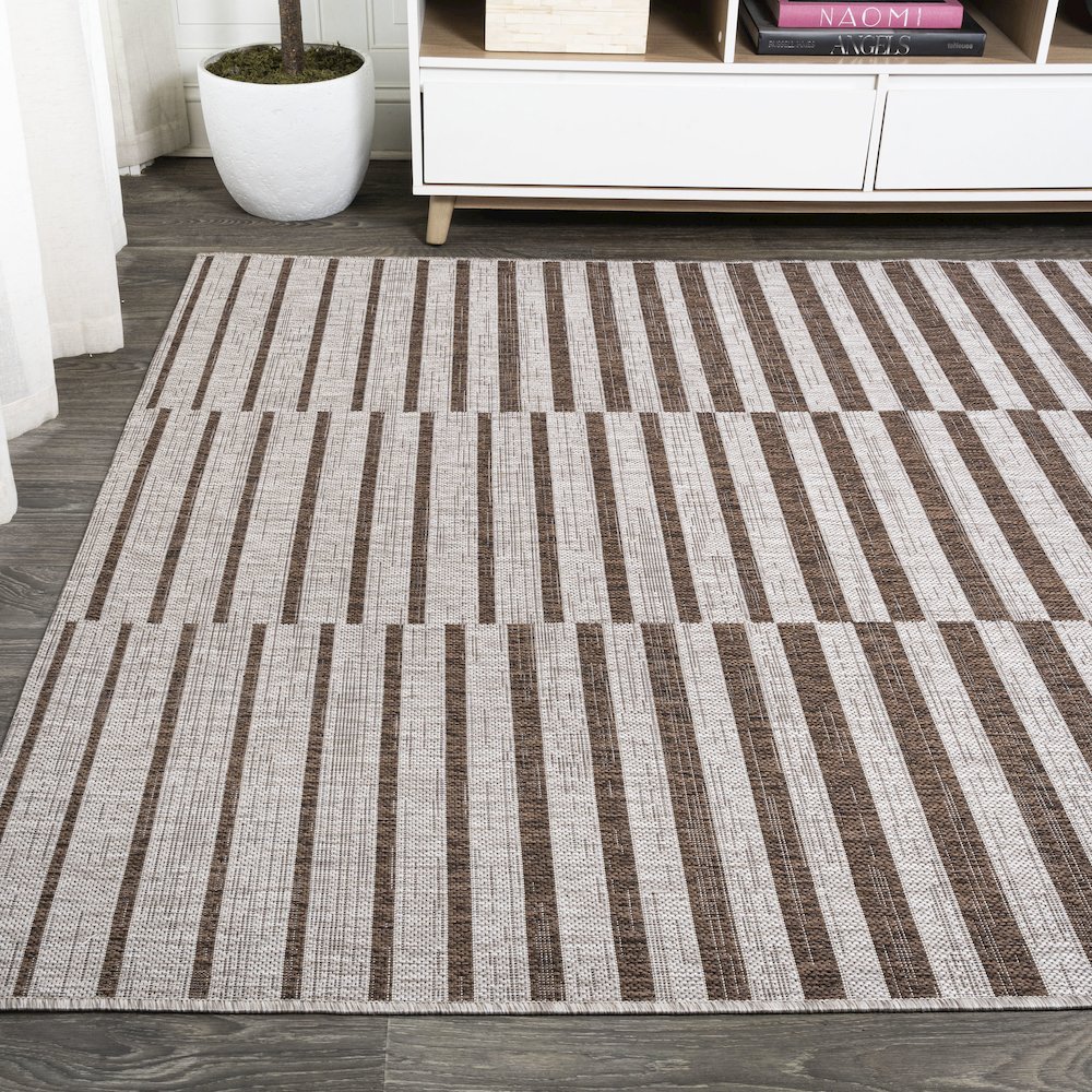 Sukie Modern Offset Stripe Indoor/Outdoor Area Rug. Picture 3
