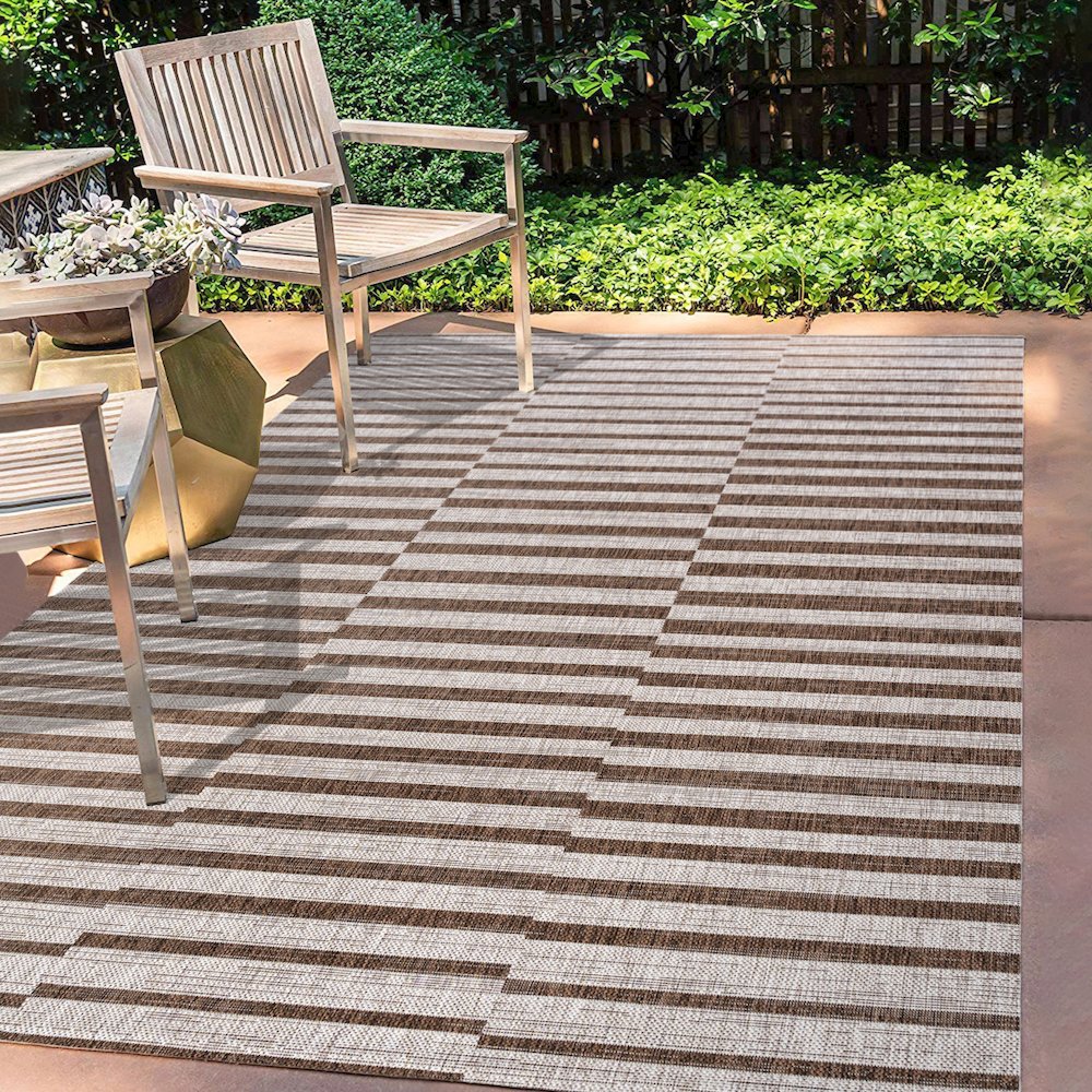 Sukie Modern Offset Stripe Indoor/Outdoor Area Rug. Picture 6
