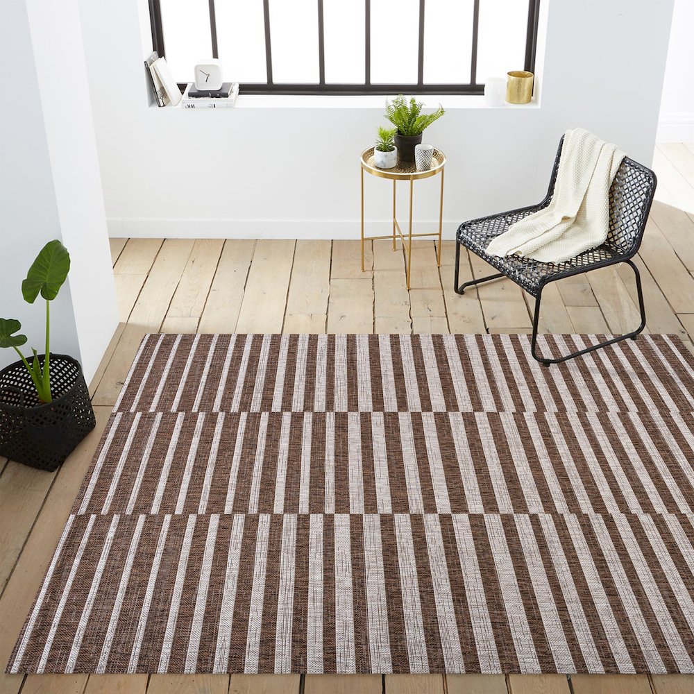 Sukie Modern Offset Stripe Indoor/Outdoor Area Rug. Picture 16