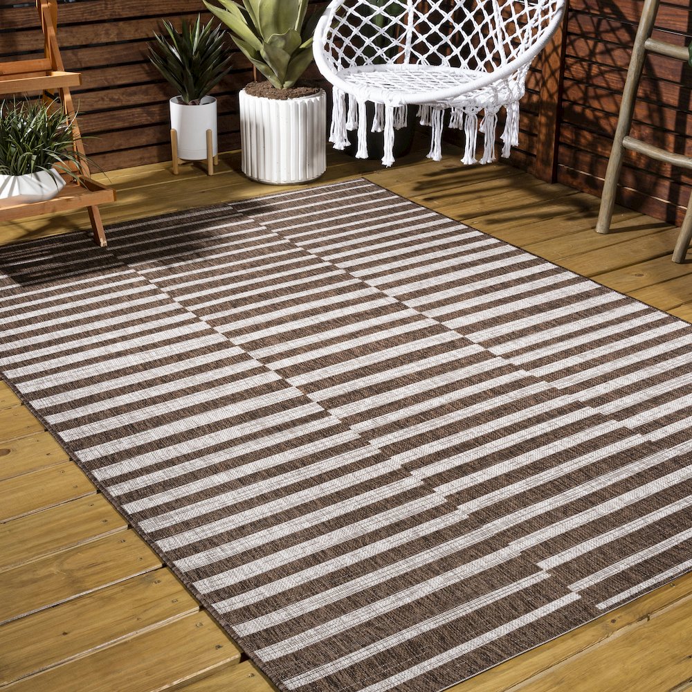 Sukie Modern Offset Stripe Indoor/Outdoor Area Rug. Picture 7