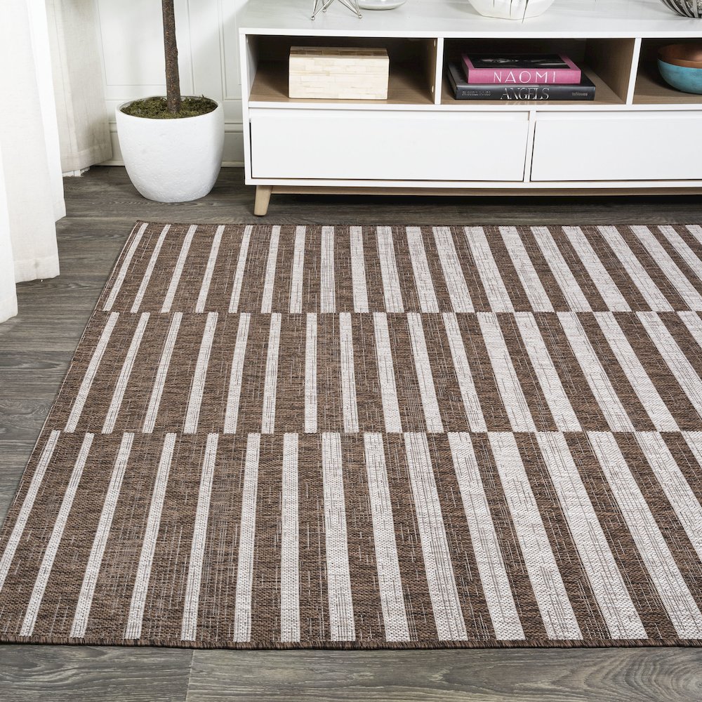 Sukie Modern Offset Stripe Indoor/Outdoor Area Rug. Picture 3