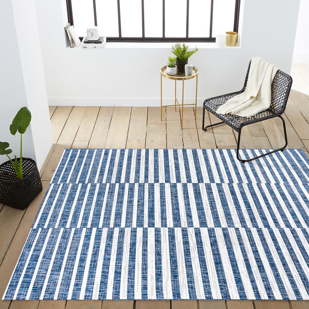 Sukie Modern Offset Stripe Indoor/Outdoor Area Rug. Picture 16