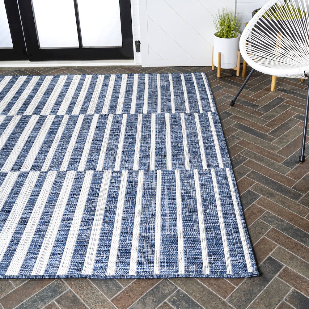 Sukie Modern Offset Stripe Indoor/Outdoor Area Rug. Picture 7