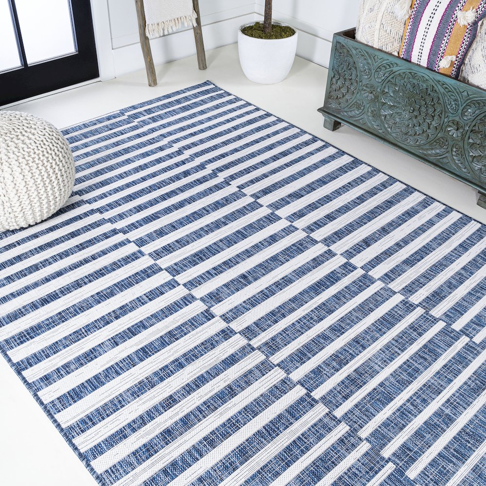 Sukie Modern Offset Stripe Indoor/Outdoor Area Rug. Picture 4