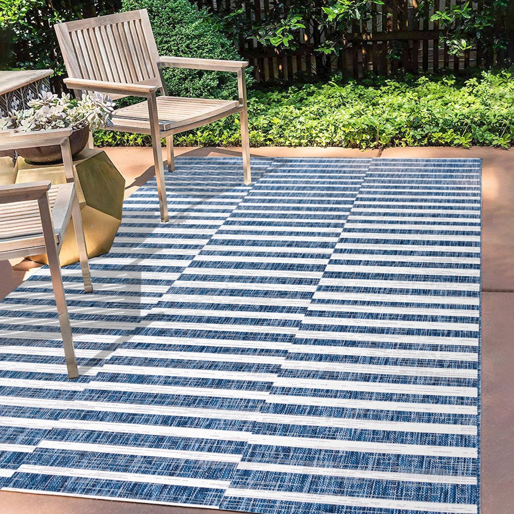 Sukie Modern Offset Stripe Indoor/Outdoor Area Rug. Picture 6