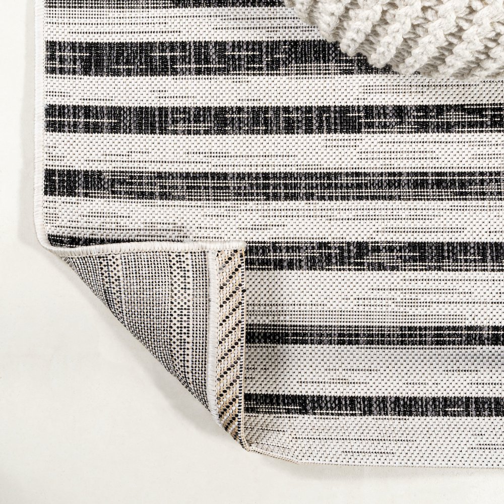 Sukie Modern Offset Stripe Indoor/Outdoor Area Rug. Picture 3