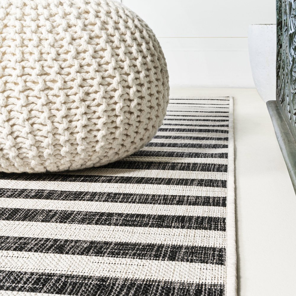 Sukie Modern Offset Stripe Indoor/Outdoor Area Rug. Picture 5