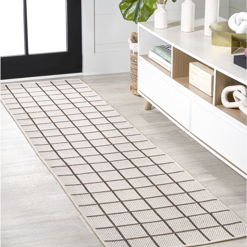 Grid Modern Squares Indoor/Outdoor Area Rug. Picture 2