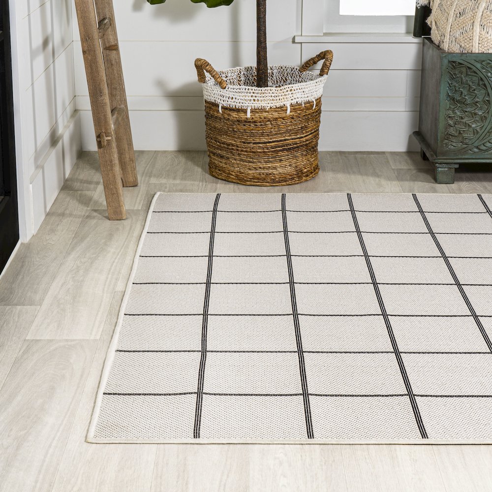 Grid Modern Squares Indoor/Outdoor Area Rug. Picture 3