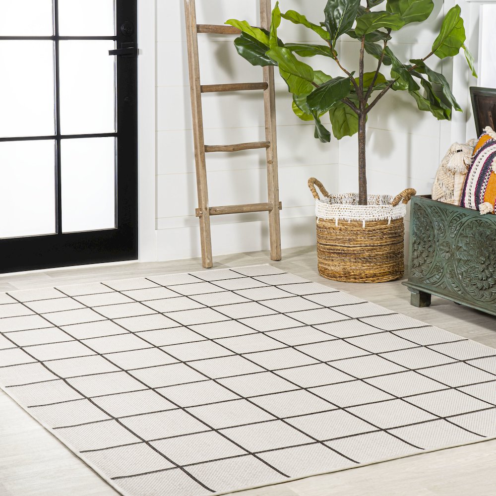 Grid Modern Squares Indoor/Outdoor Area Rug. Picture 5