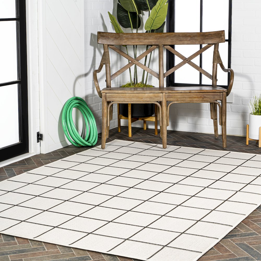 Grid Modern Squares Indoor/Outdoor Area Rug. Picture 9
