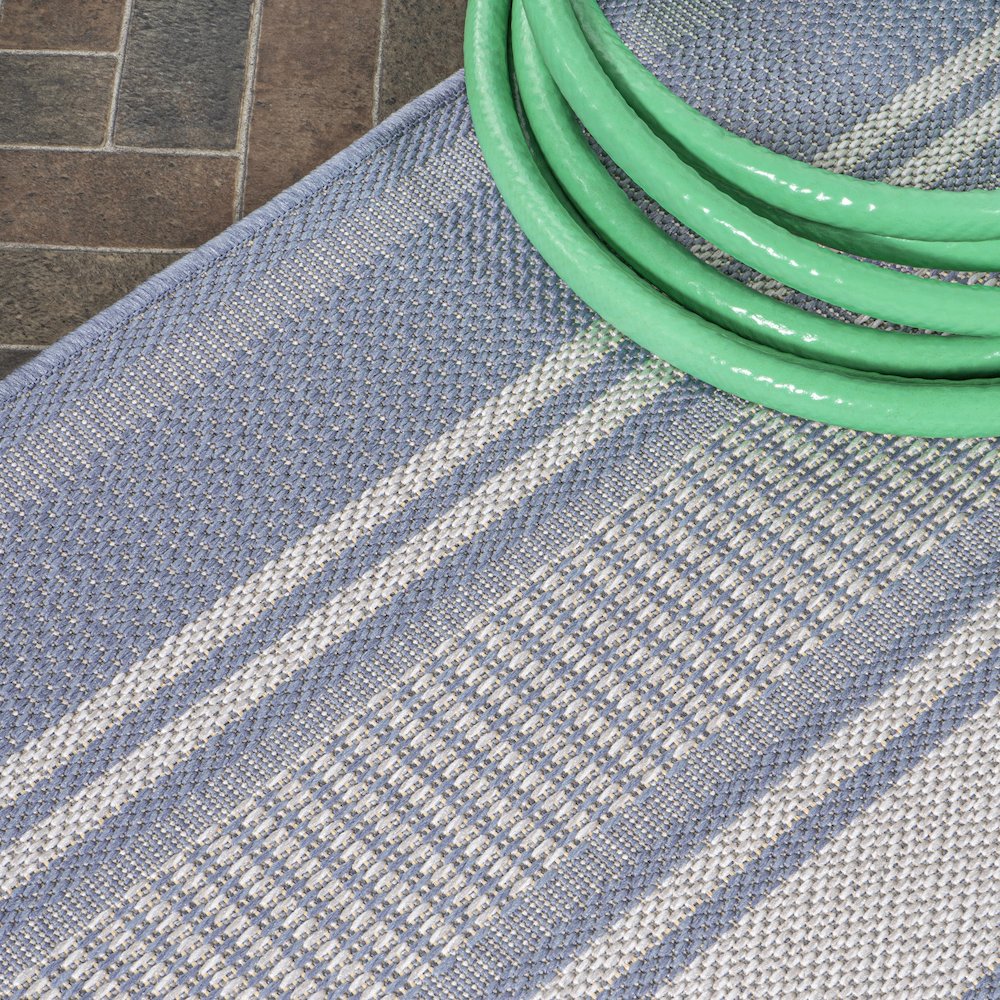 Haynes Modern Double Stripe Indoor/Outdoor Area Rug. Picture 3